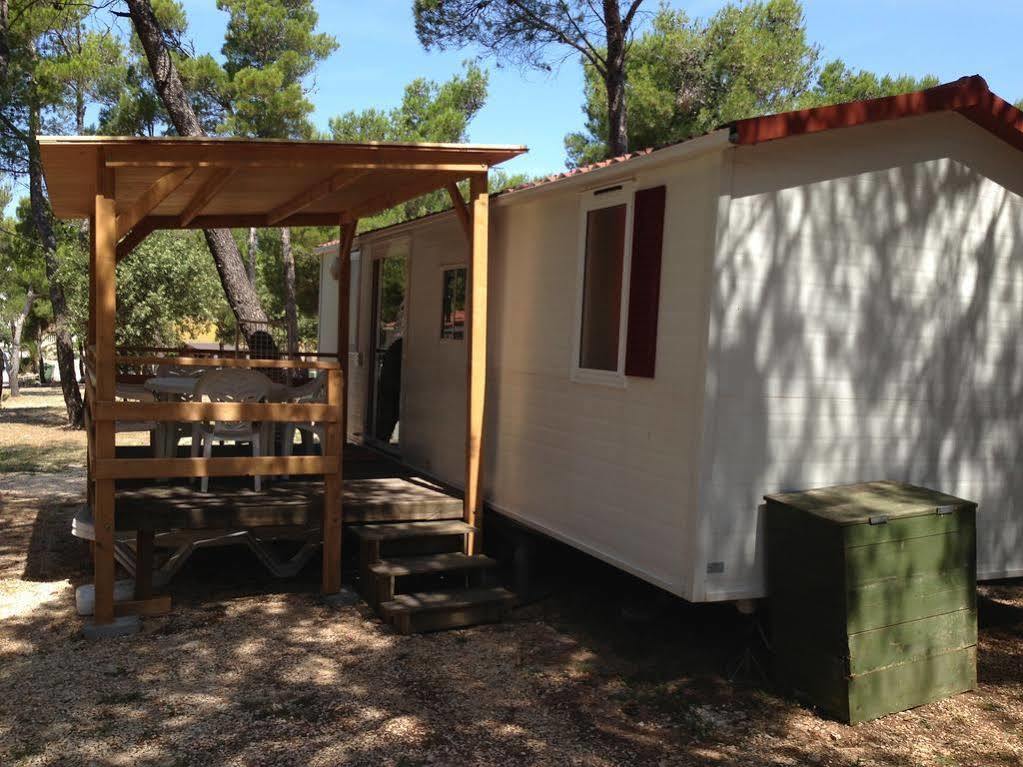 Hôtel Camp Porat à Povljana Extérieur photo