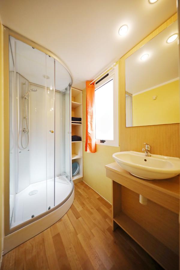 Hôtel Camp Porat à Povljana Extérieur photo