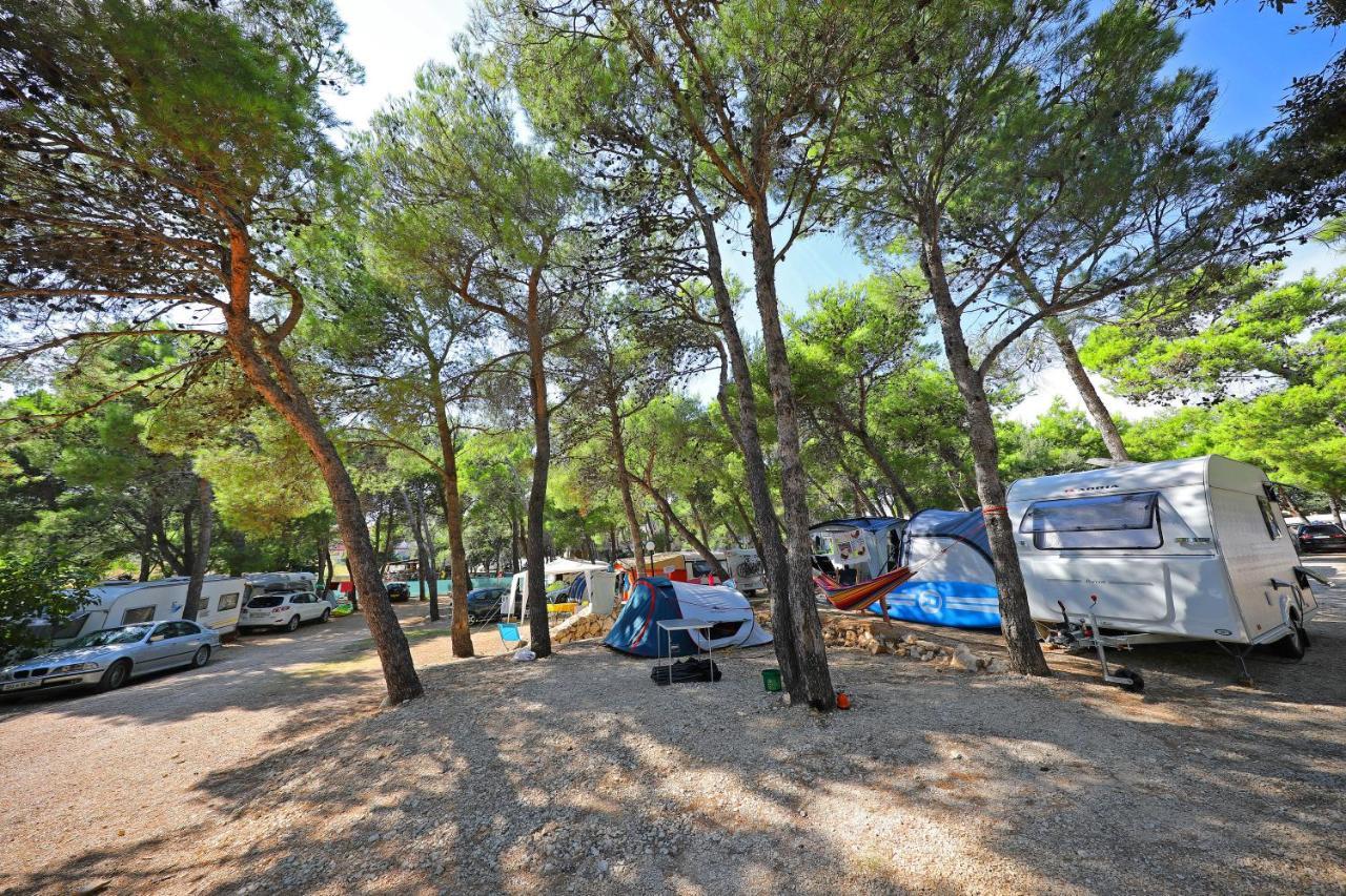 Hôtel Camp Porat à Povljana Extérieur photo