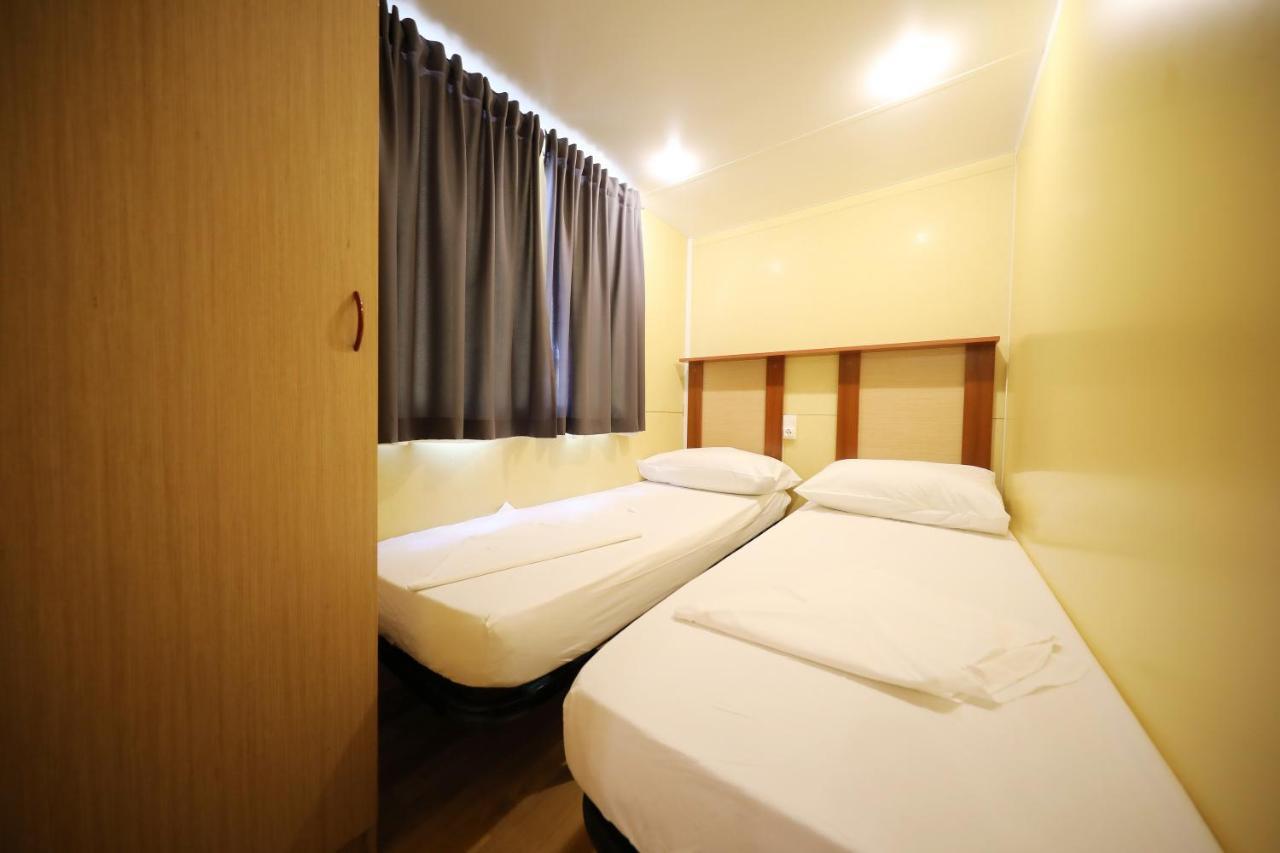 Hôtel Camp Porat à Povljana Extérieur photo