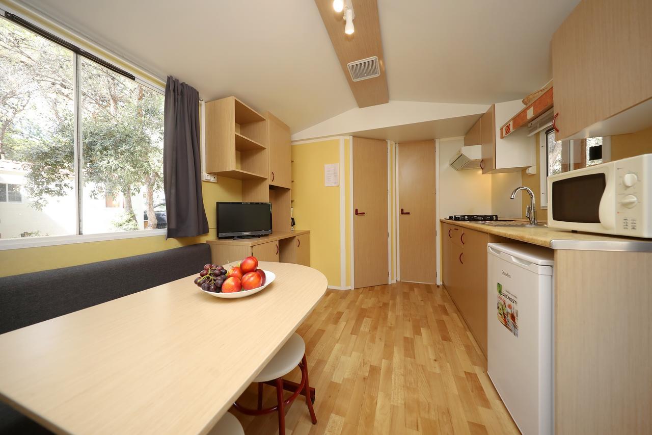 Hôtel Camp Porat à Povljana Extérieur photo