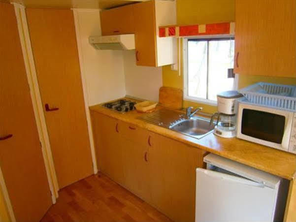 Hôtel Camp Porat à Povljana Extérieur photo