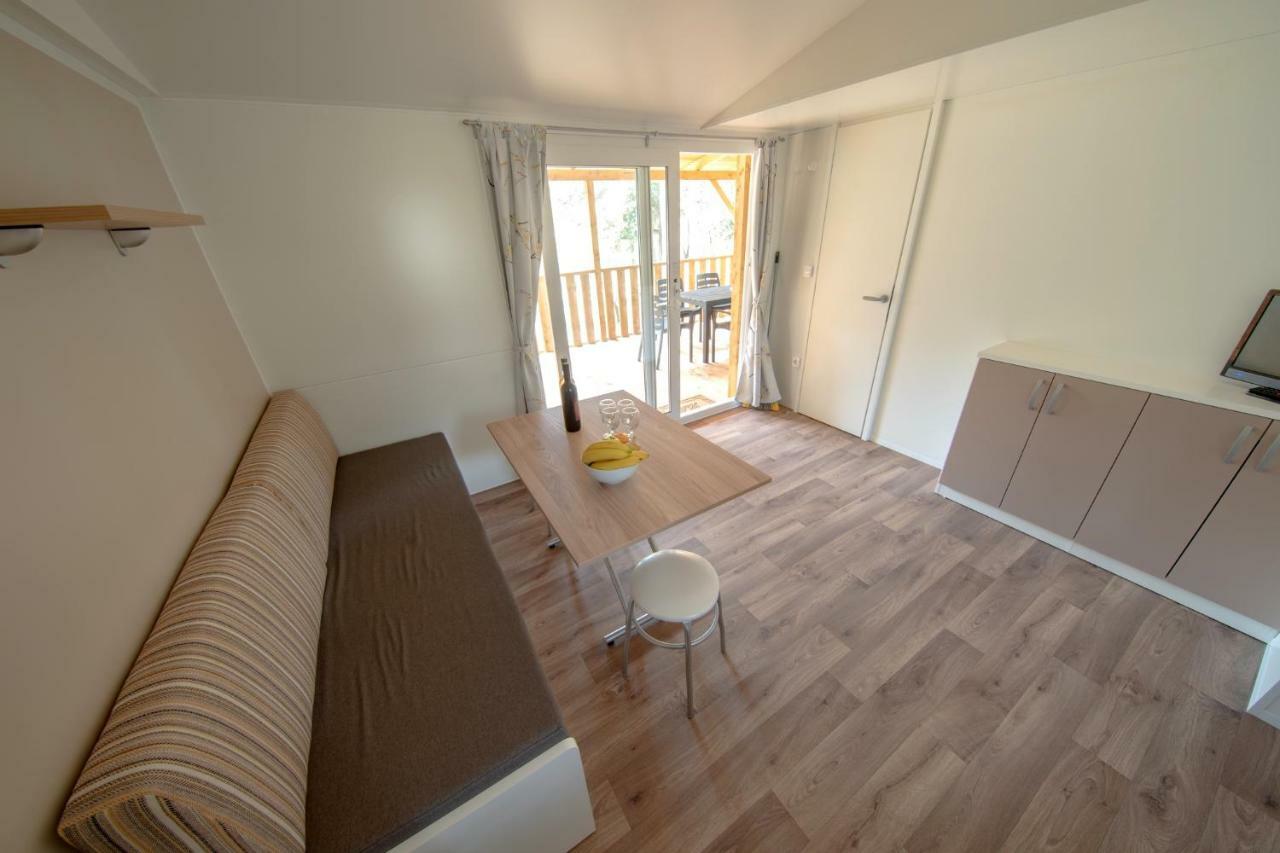 Hôtel Camp Porat à Povljana Extérieur photo