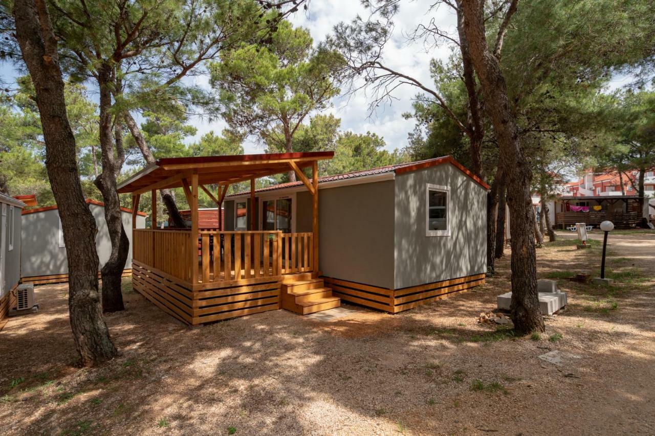 Hôtel Camp Porat à Povljana Extérieur photo