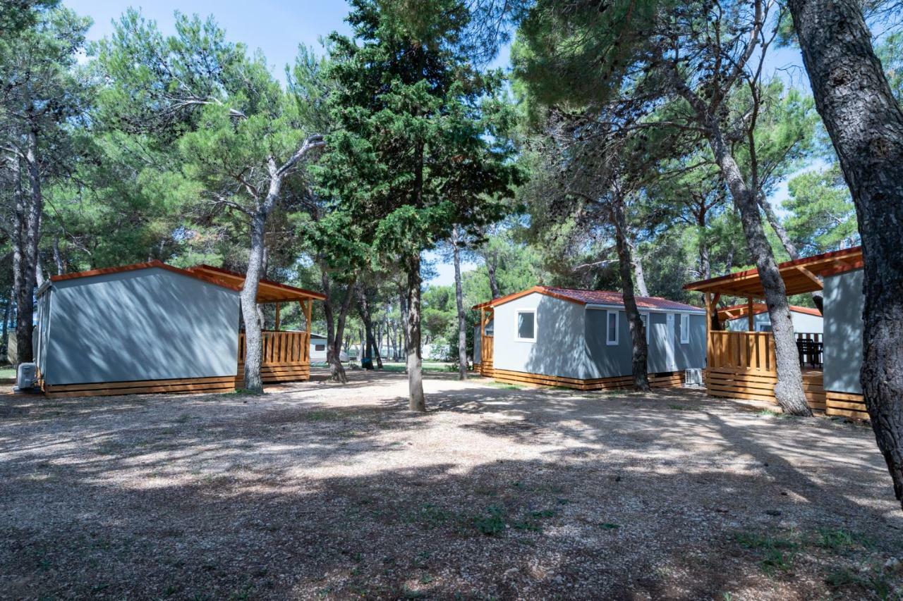 Hôtel Camp Porat à Povljana Extérieur photo